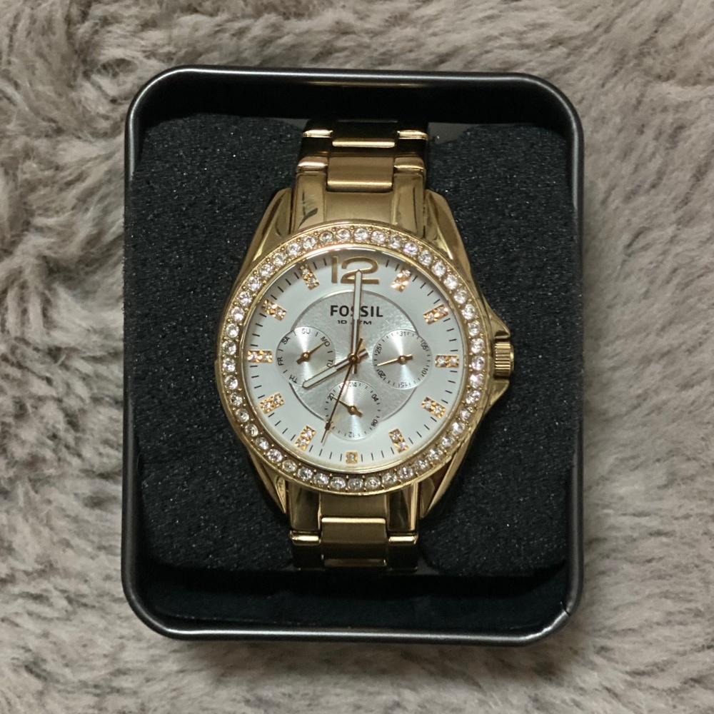 Fossil Riley ES2421 Silver Dial Gold-tone Stainless Steel Bracelet Watch